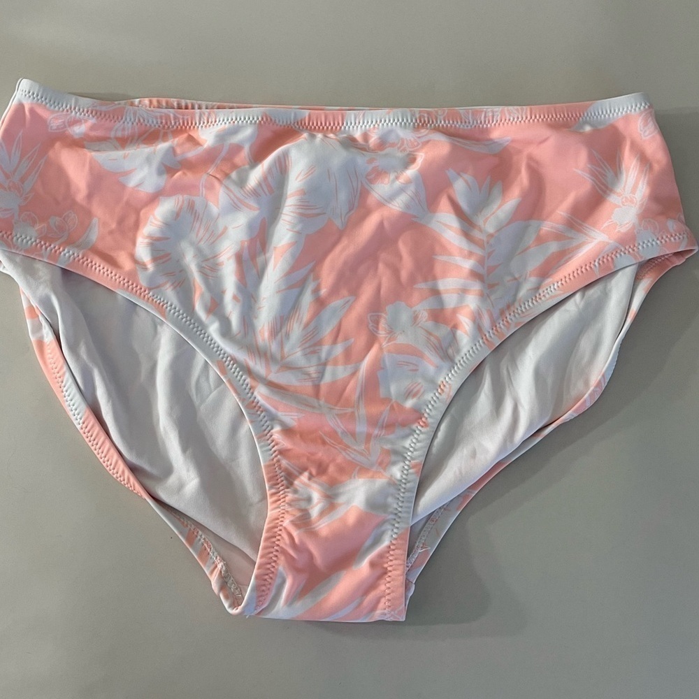 Beautiful peach leaf print high waisted swimsuit bottoms 1X  17